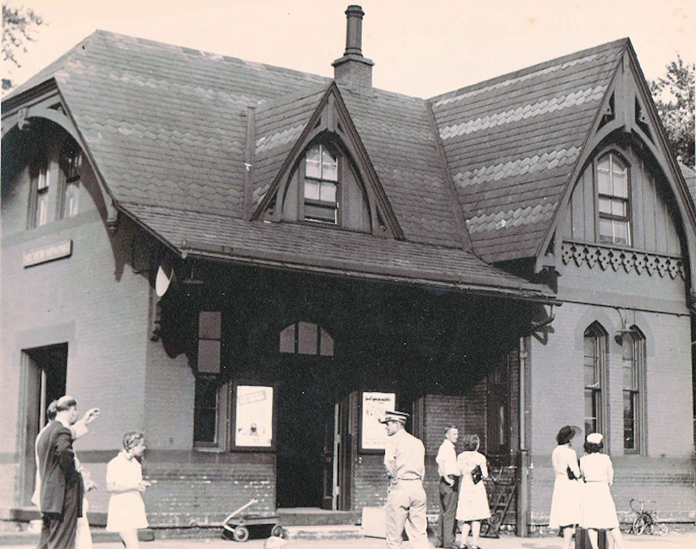 Silver Spring Maryland Train
                Station